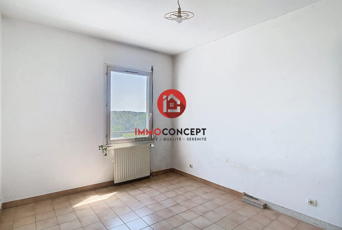 Appartement traversant de 85 m² avec parking et cave à Les Angles (30133) 