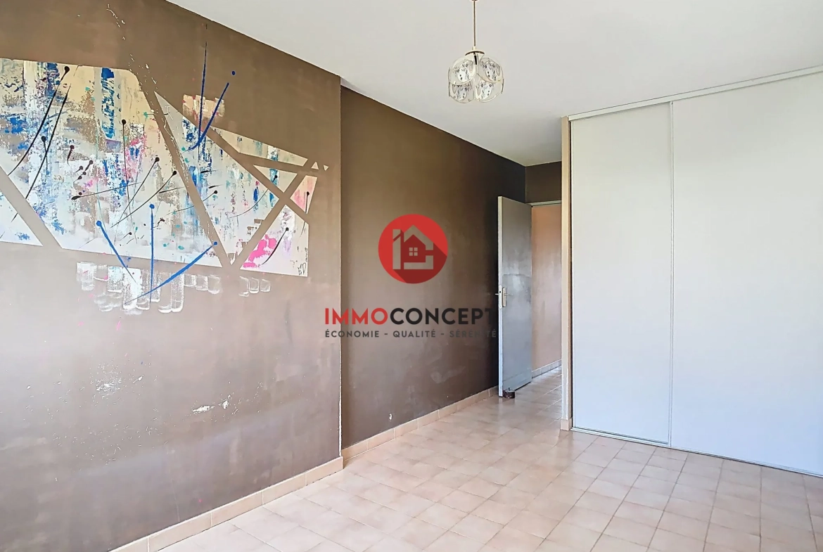 Appartement traversant de 85 m² avec parking et cave à Les Angles (30133) 