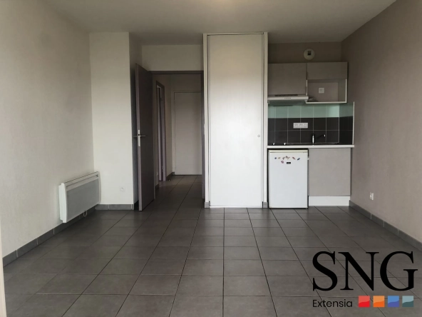 Appartement T2 récent avec terrasse et parking à Narbonne