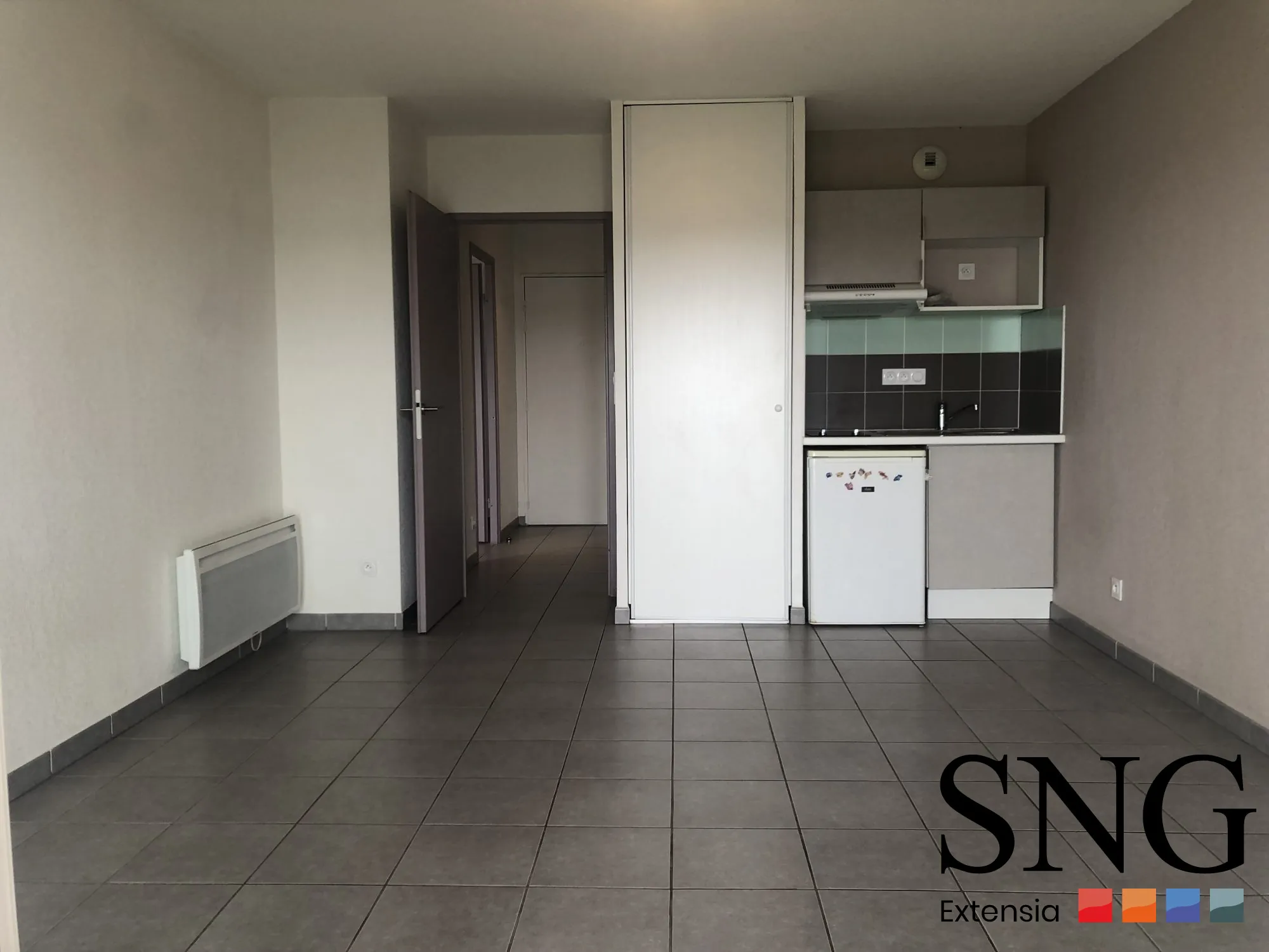 Appartement T2 récent avec terrasse et parking à Narbonne 