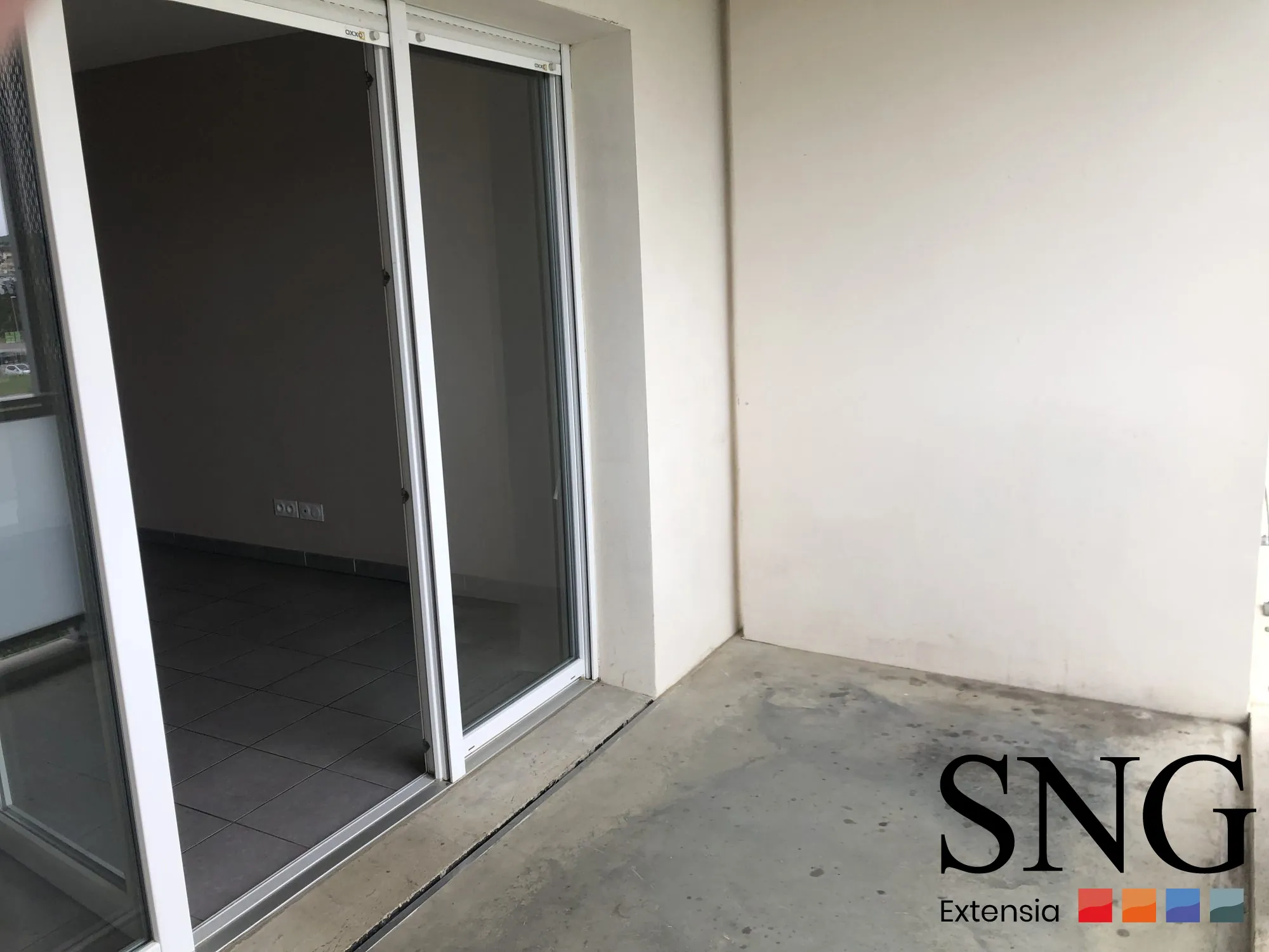 Appartement T2 récent avec terrasse et parking à Narbonne 