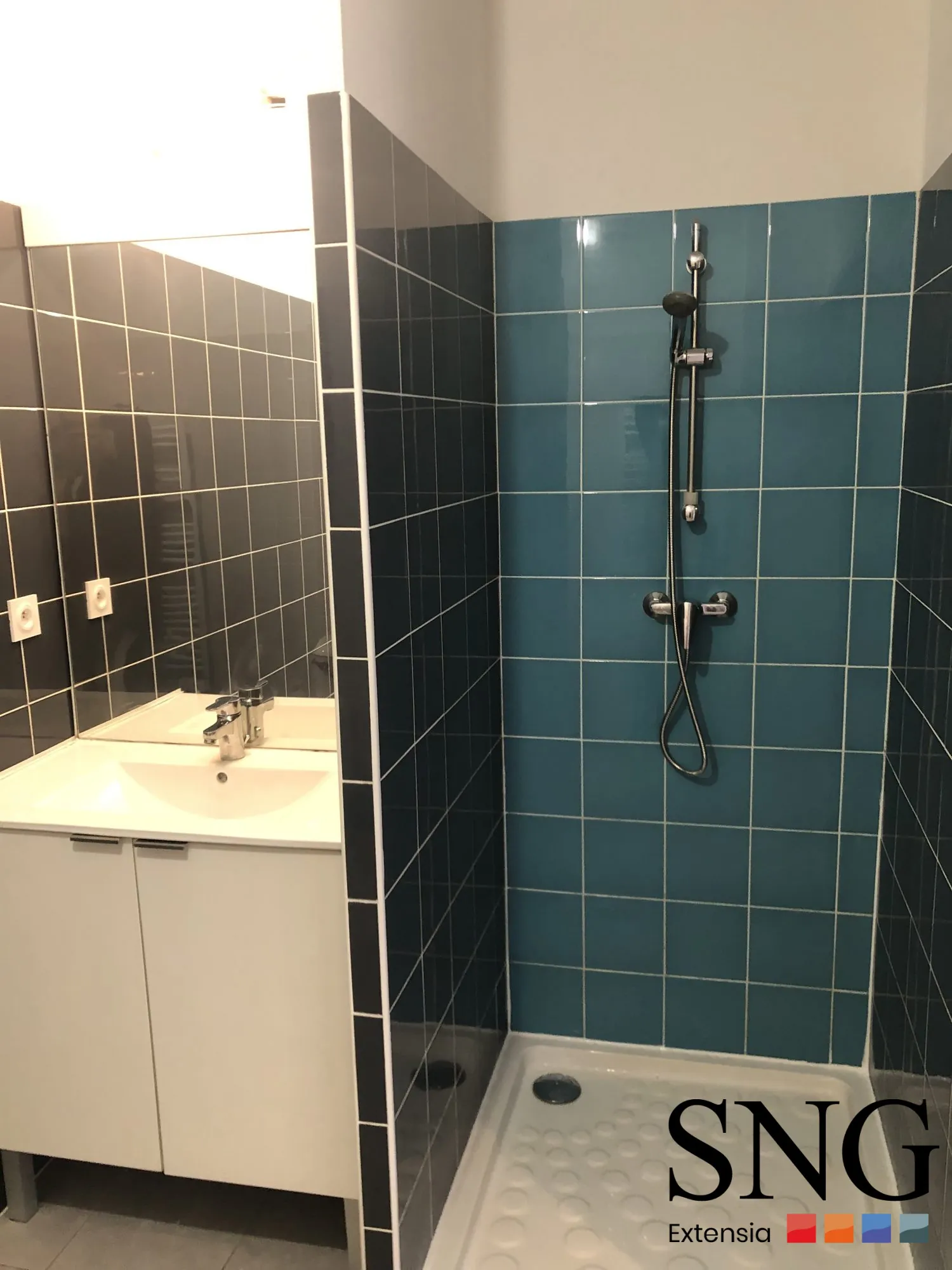 Appartement T2 récent avec terrasse et parking à Narbonne 