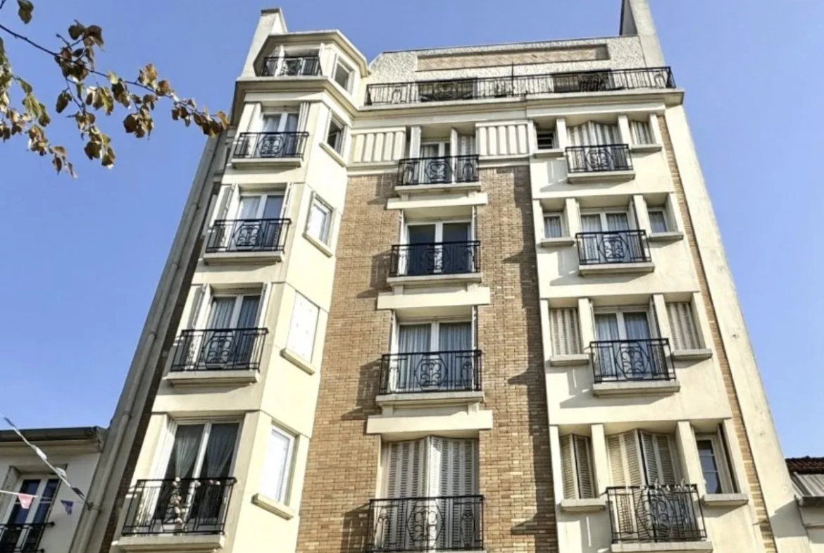 Très bel appartement de 16,15 m² au cœur de Vincennes avec cave, dernier étage 