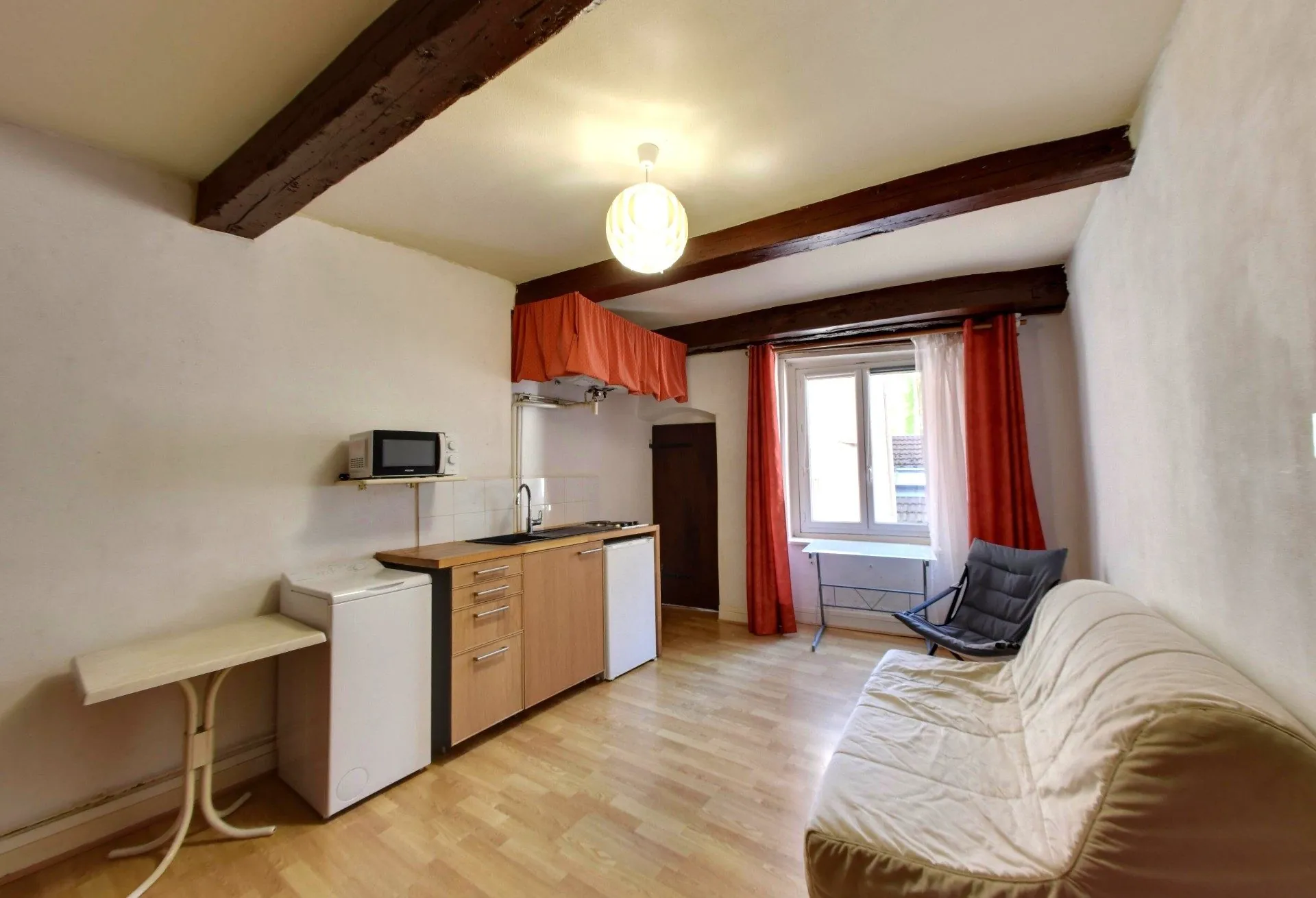 Studio meublé à Grenoble, centre-ville, 22 m², calme et proche tram, idéal investisseur ou premier achat 
