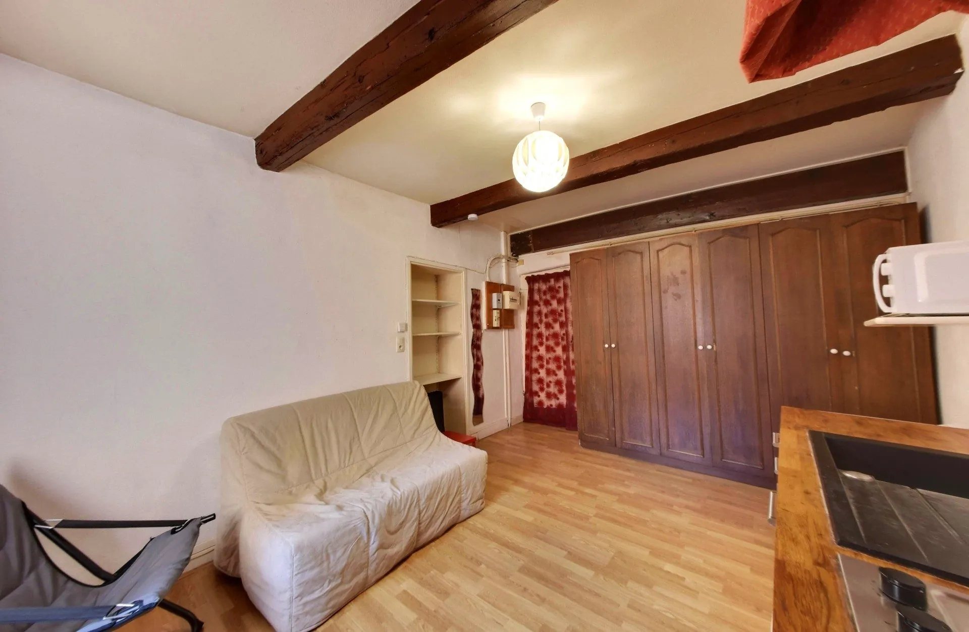 Studio meublé à Grenoble, centre-ville, 22 m², calme et proche tram, idéal investisseur ou premier achat 