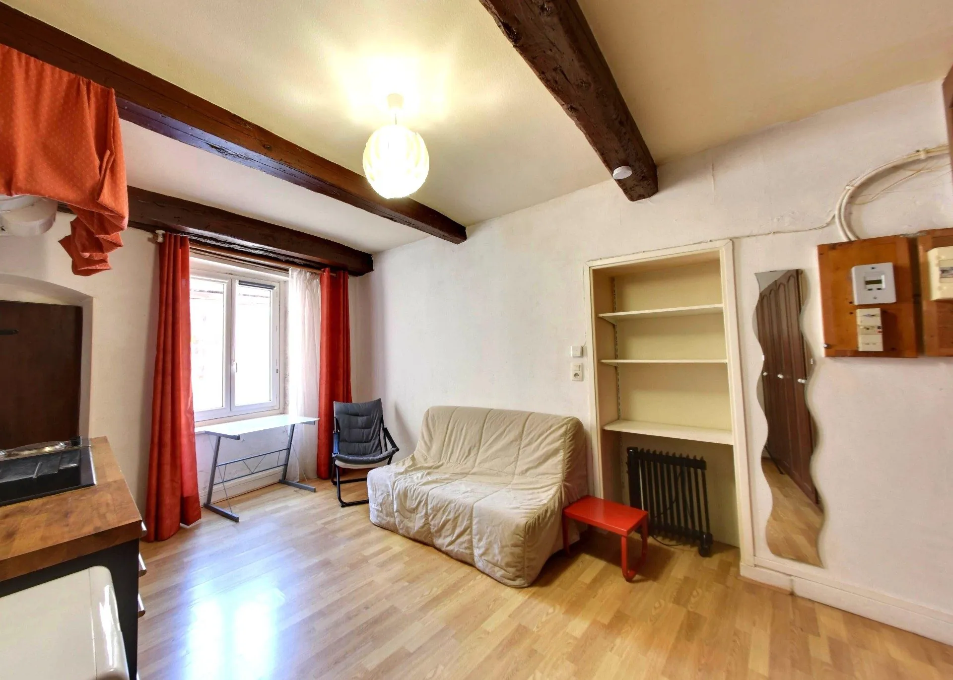 Studio meublé à Grenoble, centre-ville, 22 m², calme et proche tram, idéal investisseur ou premier achat 