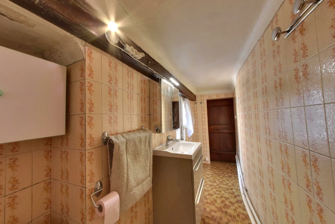 Studio meublé à Grenoble, centre-ville, 22 m², calme et proche tram, idéal investisseur ou premier achat 