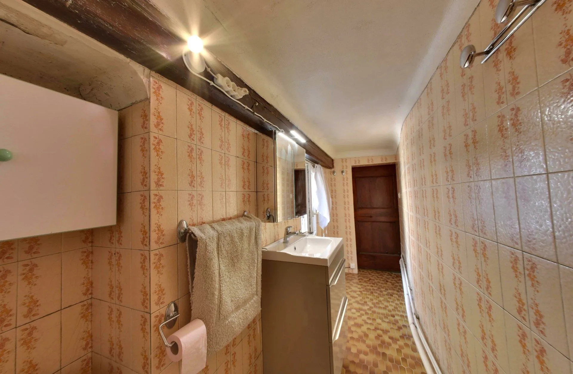 Studio meublé à Grenoble, centre-ville, 22 m², calme et proche tram, idéal investisseur ou premier achat 