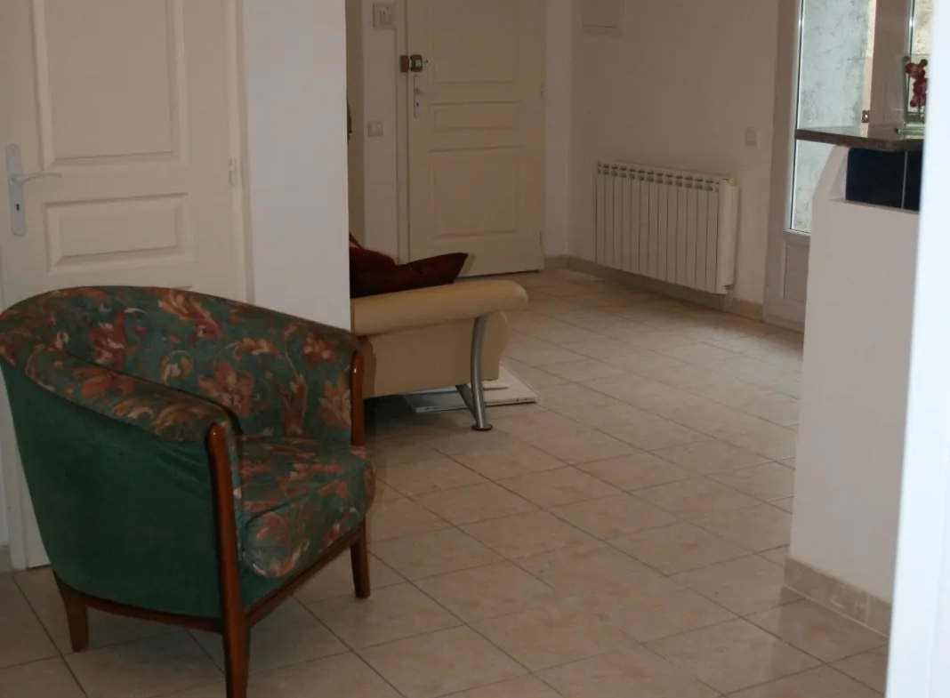 Investissez dans une maison divisée en deux logements loués à Usclas-d'Hérault 
