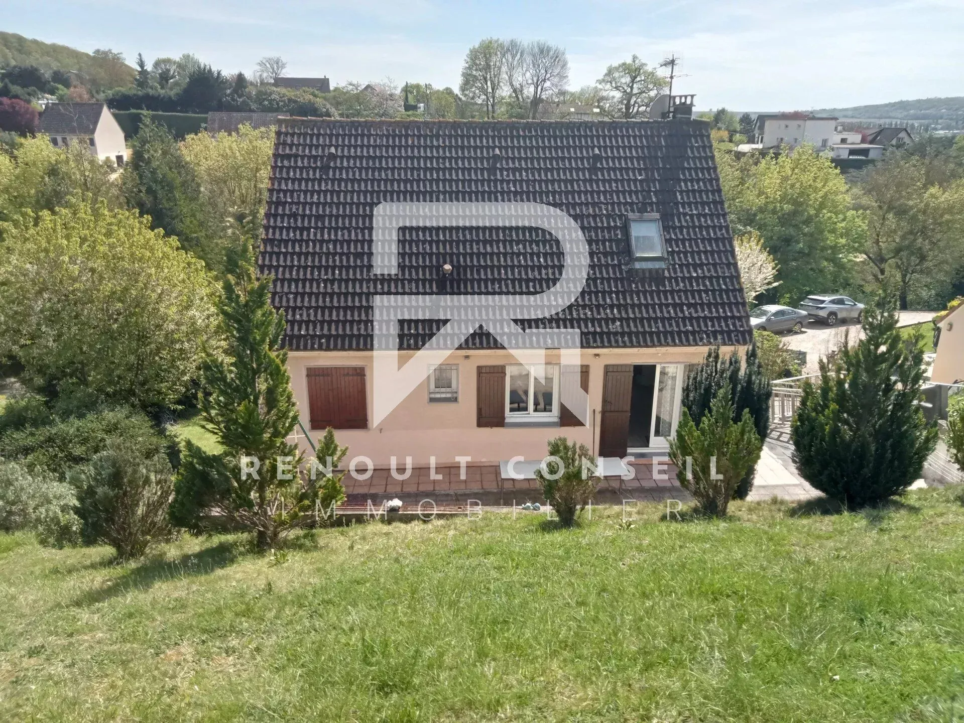 Maison individuelle à Normanville avec terrasse et 5 chambres – Proximité d'Évreux 