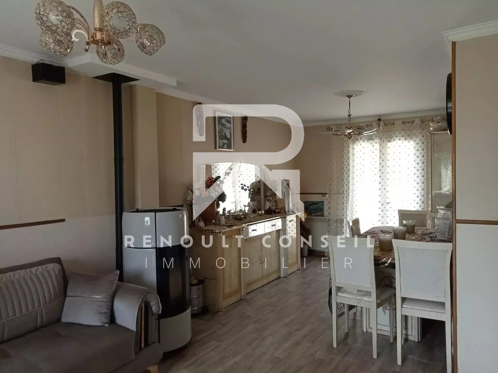 Maison individuelle à Normanville avec terrasse et 5 chambres – Proximité d'Évreux 