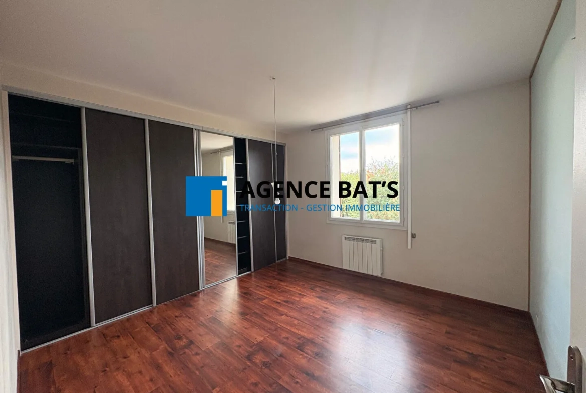 Appartement rénové de 85 m² avec terrain et caves à La Talaudière 
