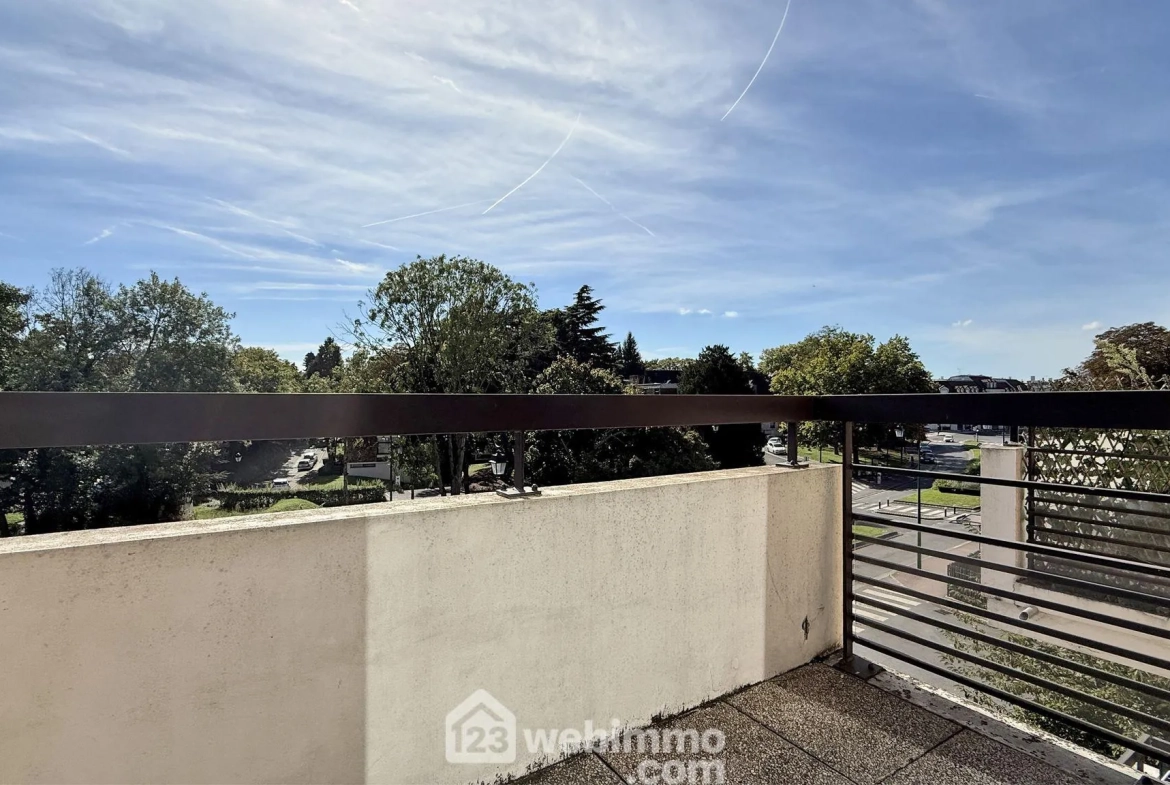 Appartement 2 pièces de 39m² à Sucy-en-Brie avec balcon et parking 