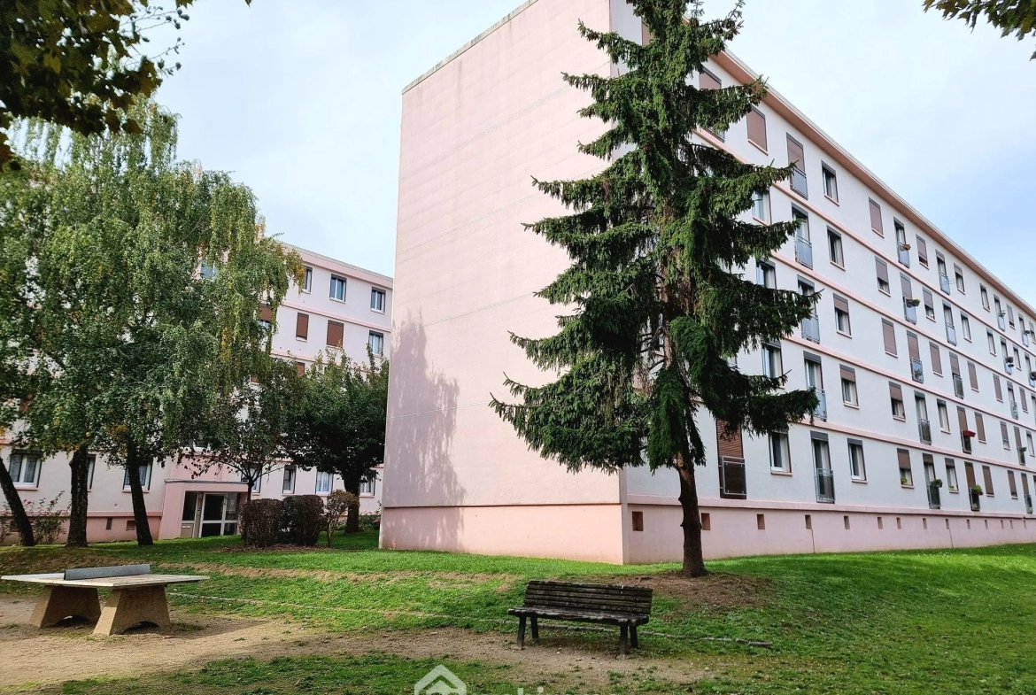 Appartement traversant de 64,61 m² à Choisy-le-Roi avec cave et jardin 