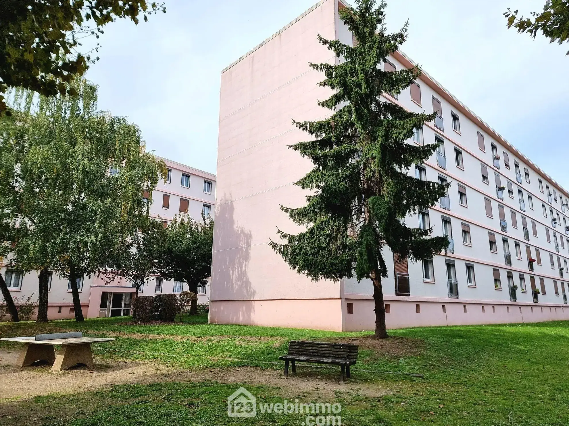 Appartement traversant de 64,61 m² à Choisy-le-Roi avec cave et jardin 