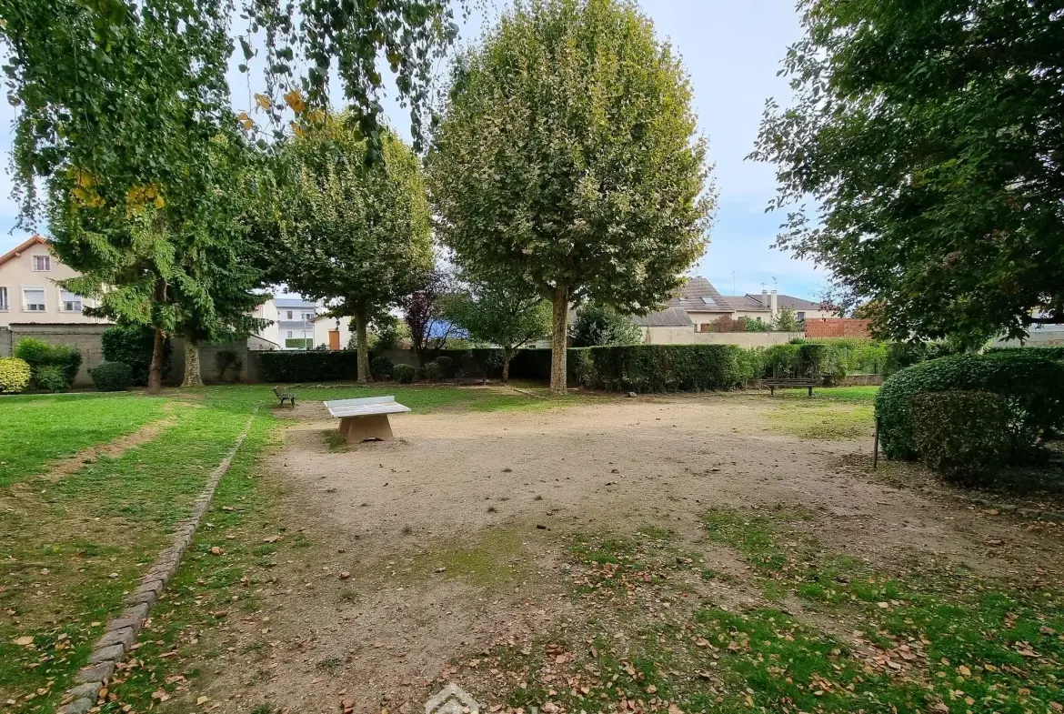 Appartement traversant de 64,61 m² à Choisy-le-Roi avec cave et jardin 