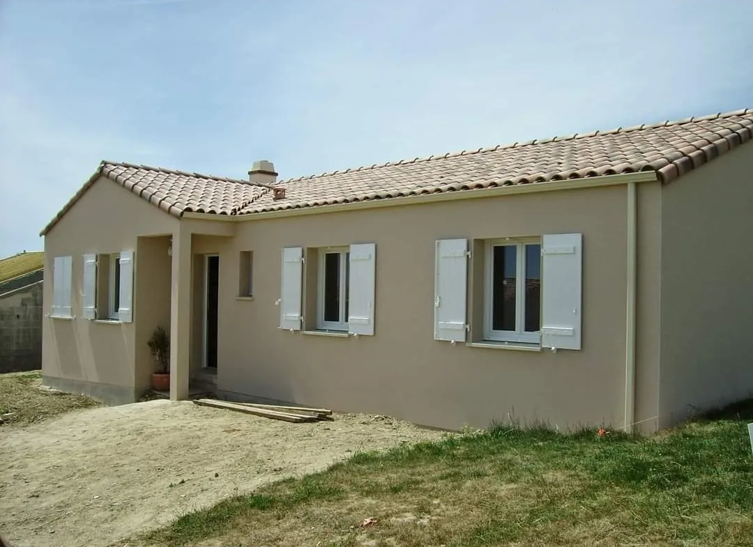 Maison neuve à Saint-Cassien : 3 chambres, faible consommation, livraison rapide 