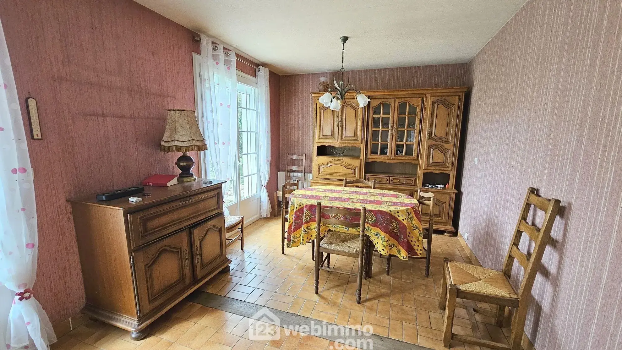 Maison à vendre de 108 m² à Treuzy-Levelay, proche Nemours, idéal pour rénovation avec grand terrain 