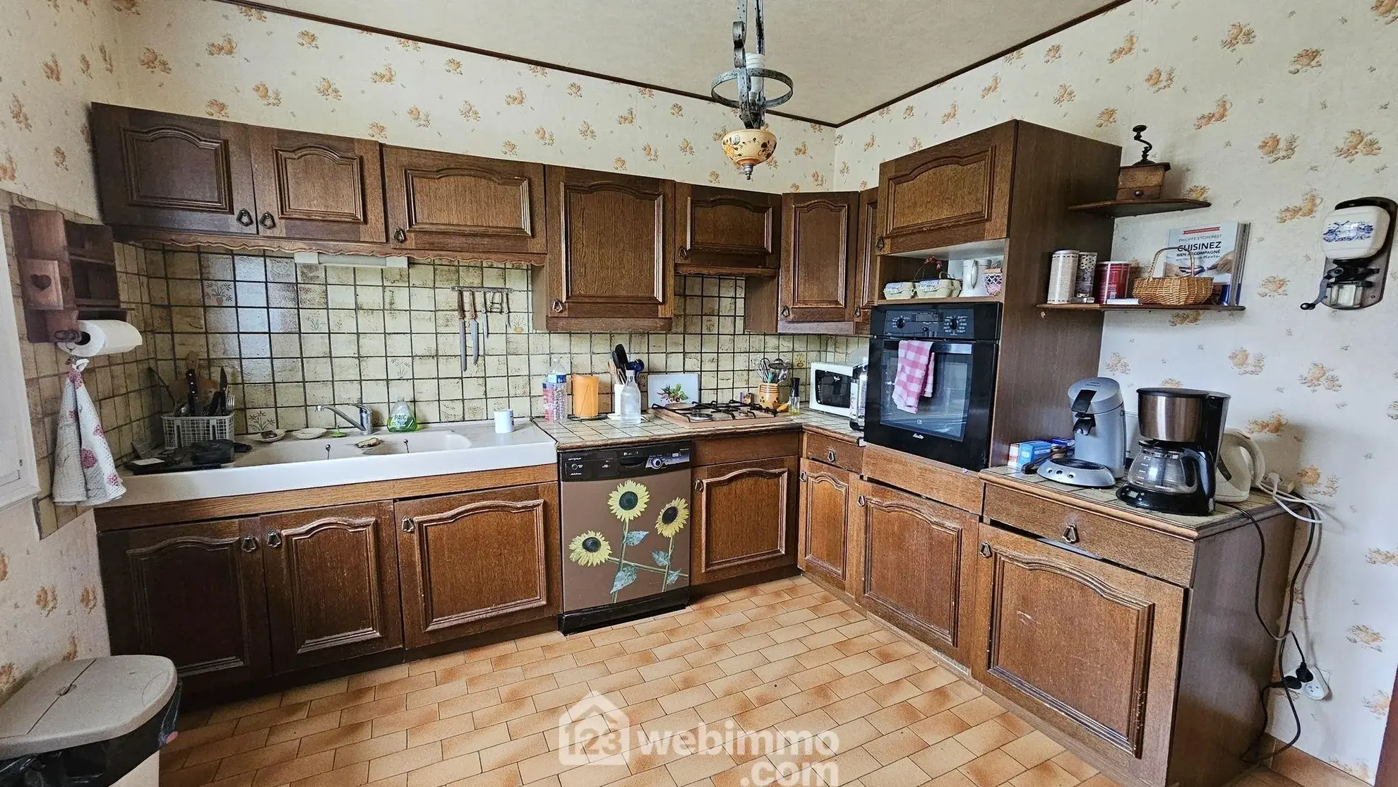 Maison à vendre de 108 m² à Treuzy-Levelay, proche Nemours, idéal pour rénovation avec grand terrain 