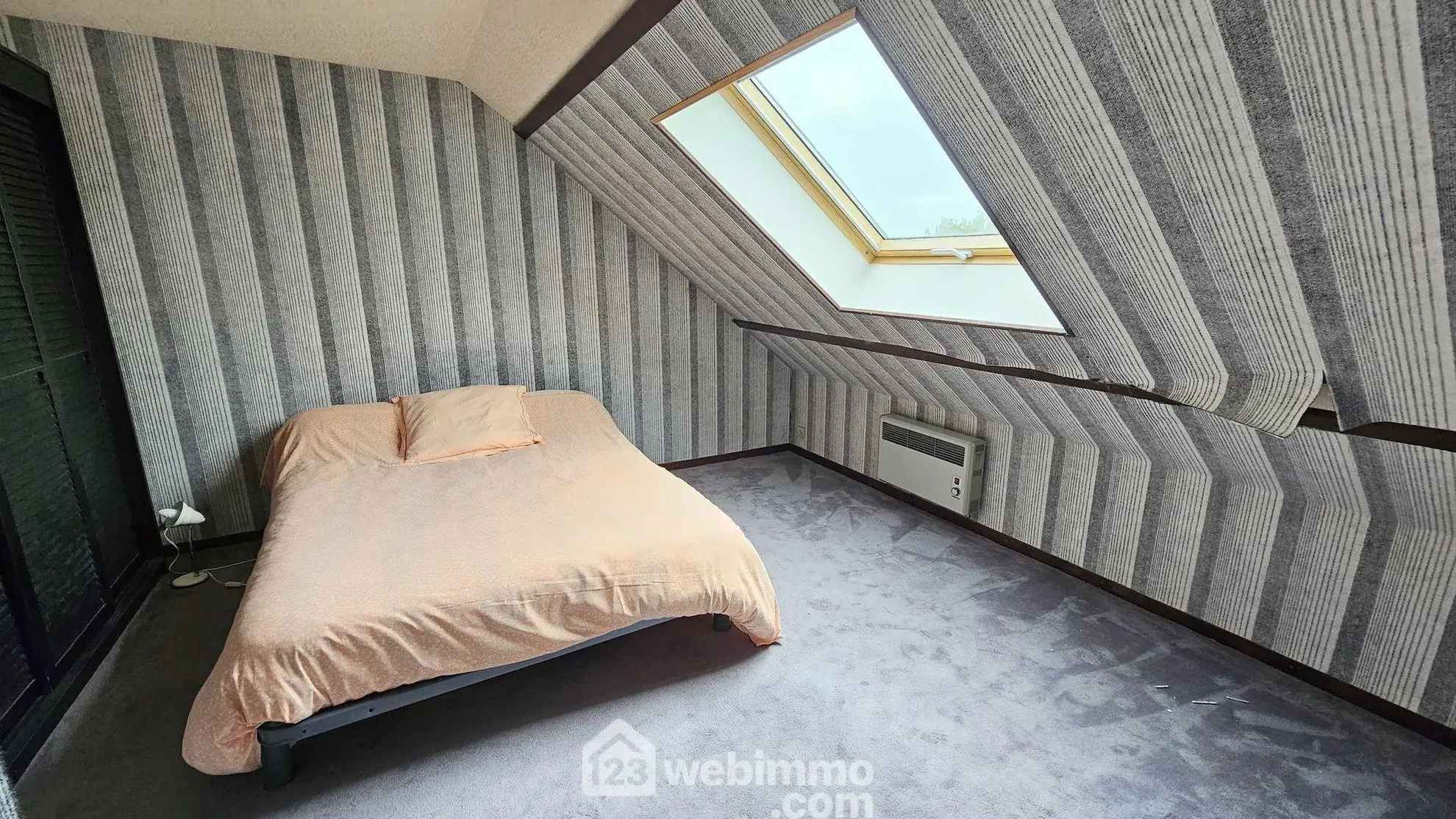 Maison à vendre de 108 m² à Treuzy-Levelay, proche Nemours, idéal pour rénovation avec grand terrain 