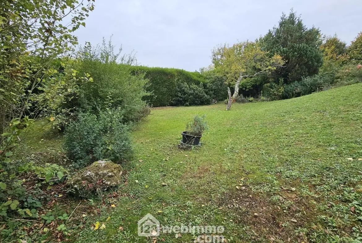 Maison à vendre de 108 m² à Treuzy-Levelay, proche Nemours, idéal pour rénovation avec grand terrain 