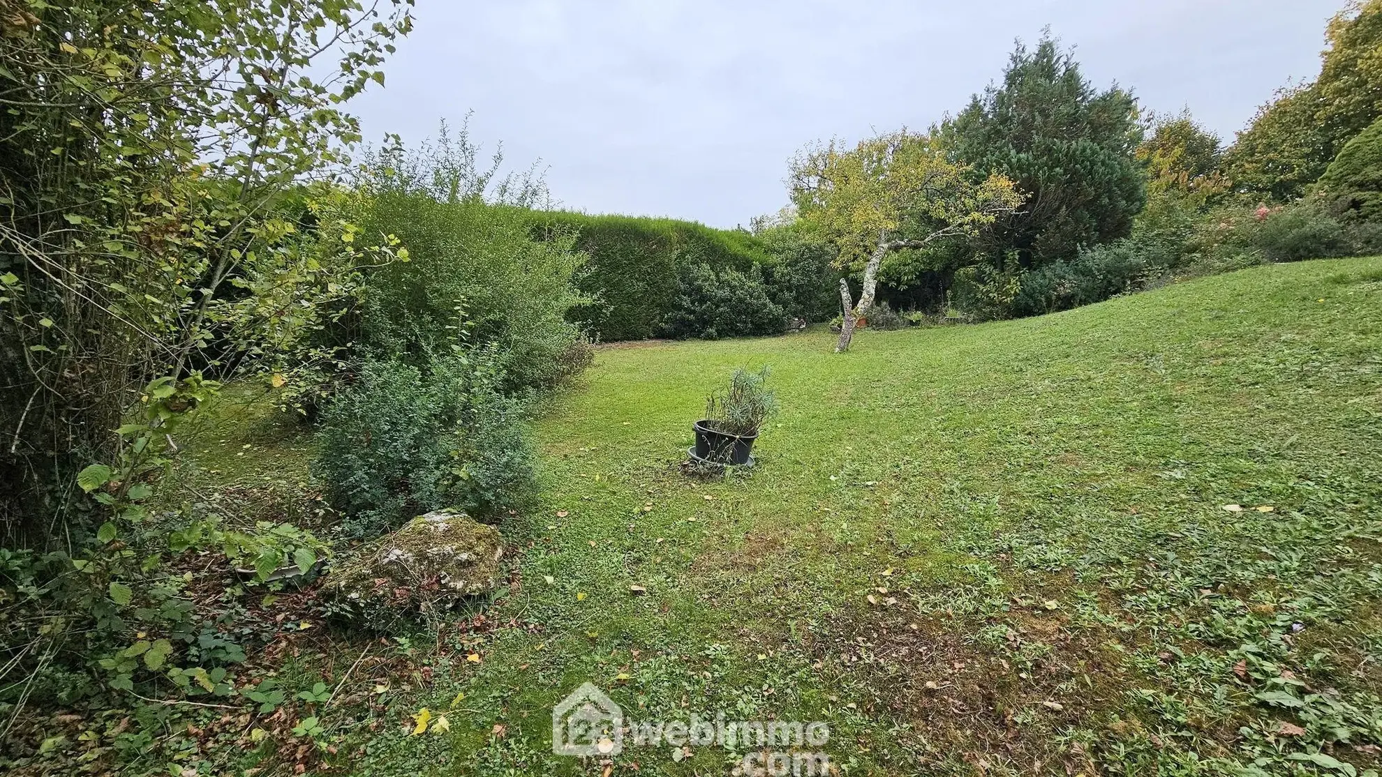Maison à vendre de 108 m² à Treuzy-Levelay, proche Nemours, idéal pour rénovation avec grand terrain 