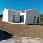 Villa neuve de plain-pied à Saignon avec garage et terrasse - 90 m²