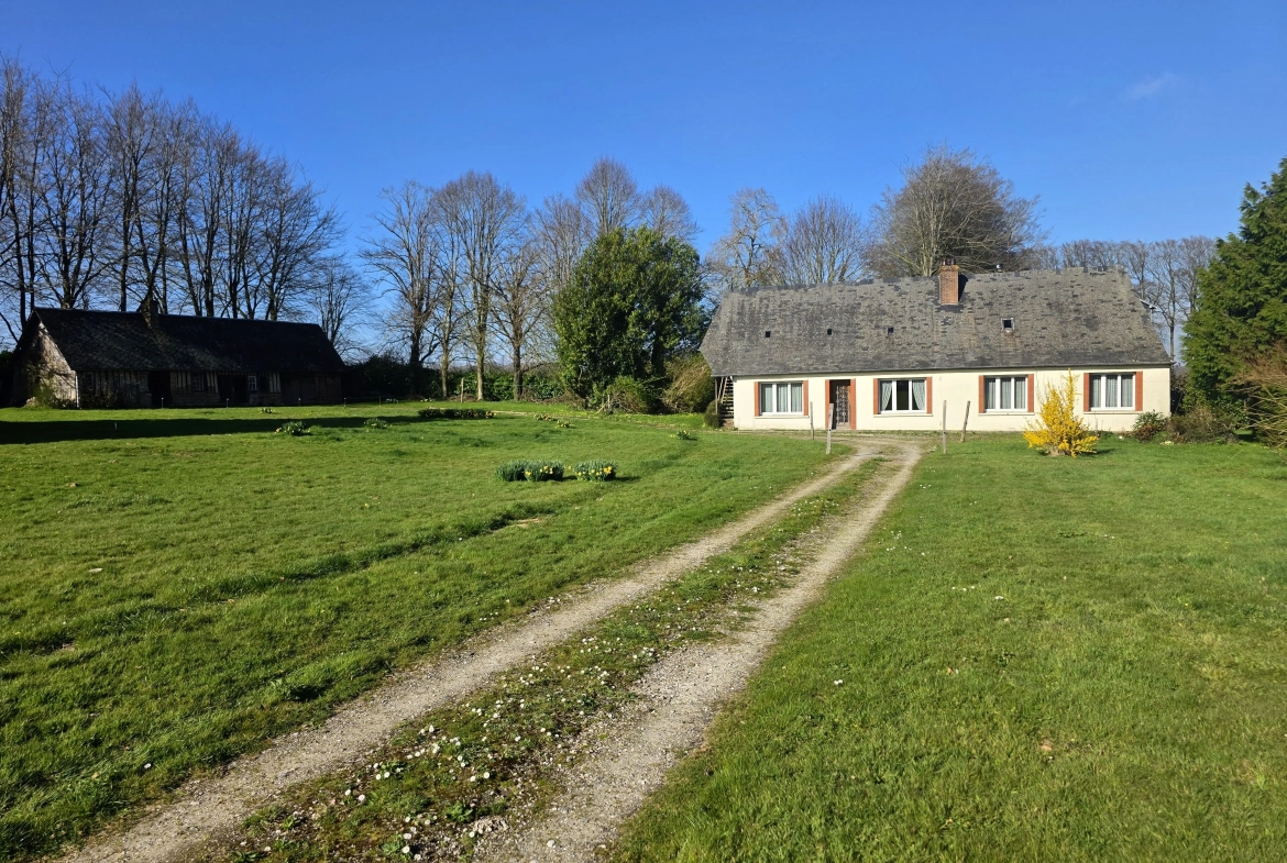 Maison de caractère à Fécamp avec bâtisse en colombages, 113 m² 