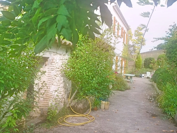 Belle maison de 144 m² avec grand jardin et vue campagne à Réalmont