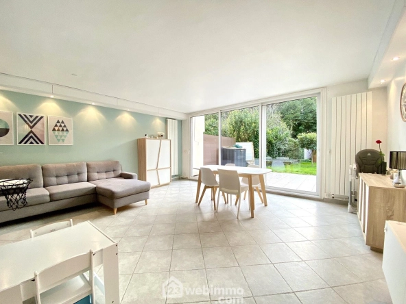 Charmante maison mitoyenne de 100 m² à Bondoufle avec jardin et garage