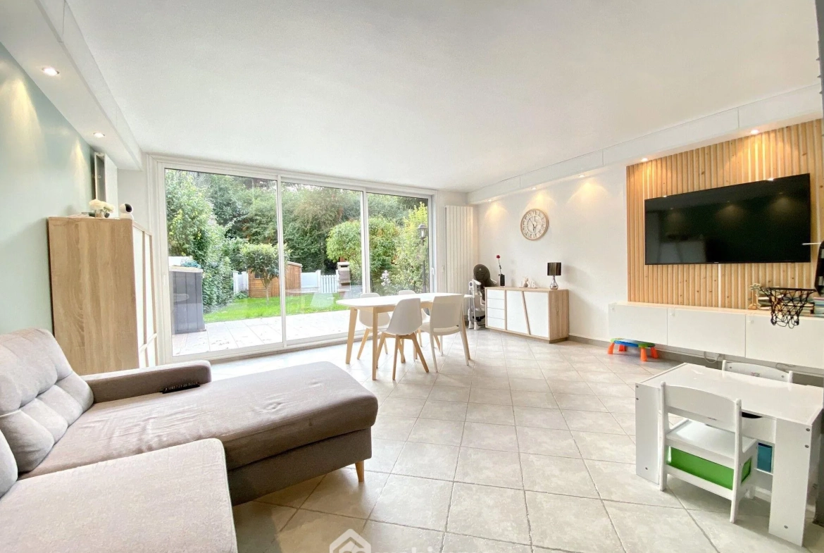 Charmante maison mitoyenne de 100 m² à Bondoufle avec jardin et garage 