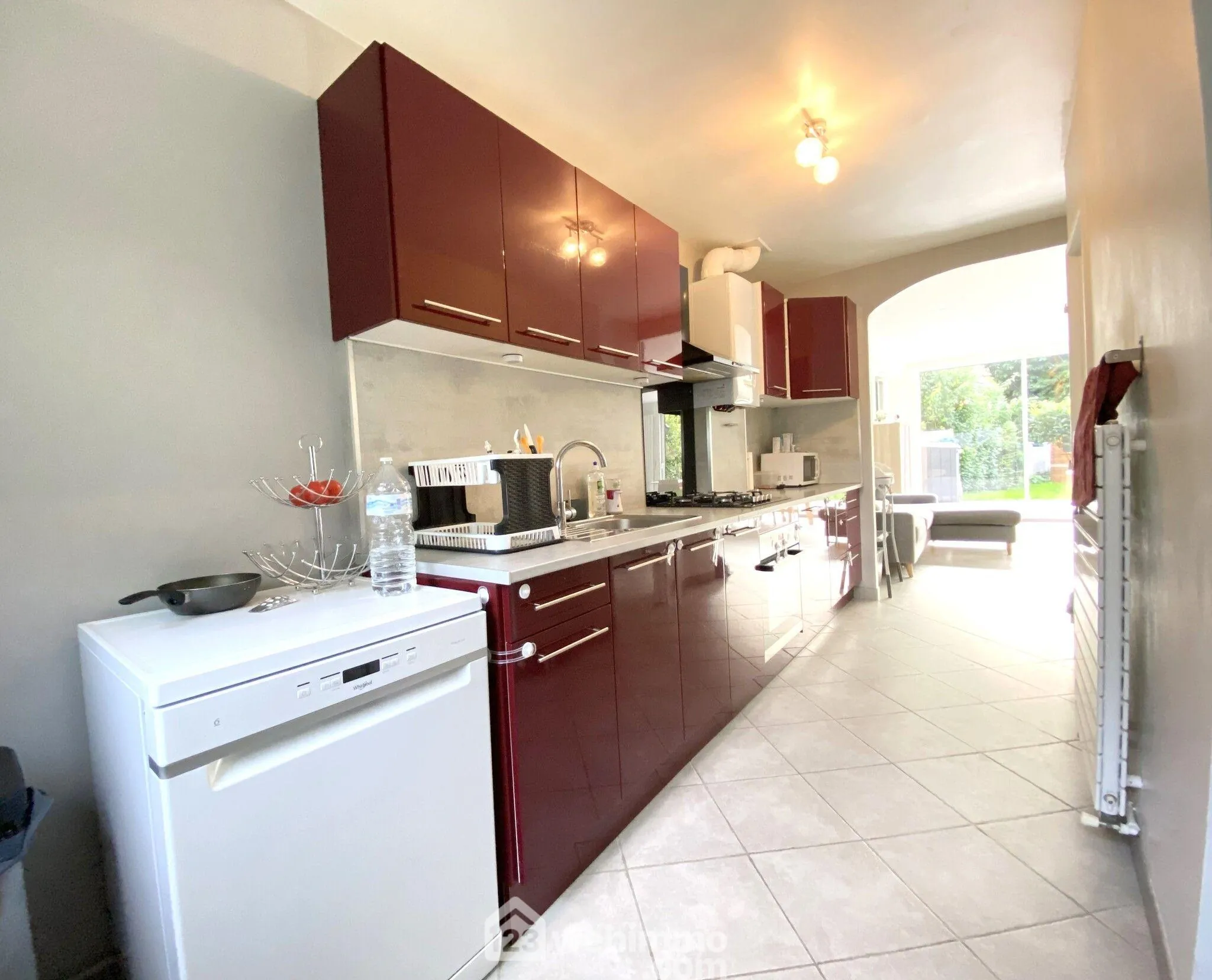 Charmante maison mitoyenne de 100 m² à Bondoufle avec jardin et garage 