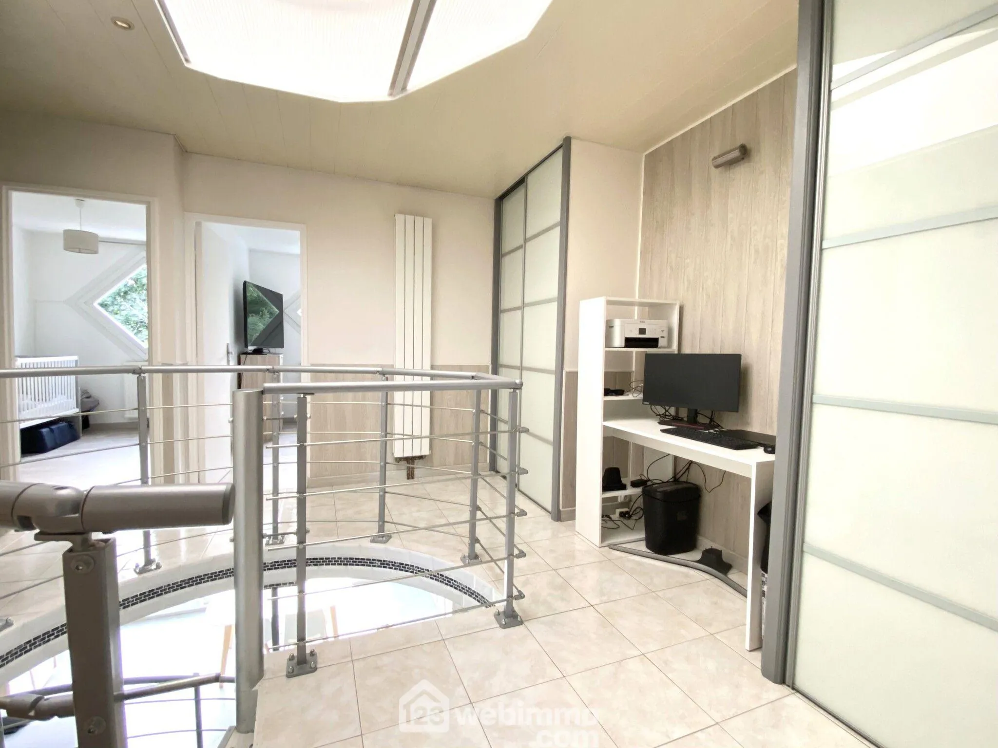 Charmante maison mitoyenne de 100 m² à Bondoufle avec jardin et garage 