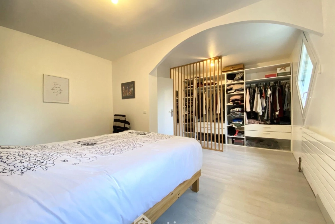 Charmante maison mitoyenne de 100 m² à Bondoufle avec jardin et garage 