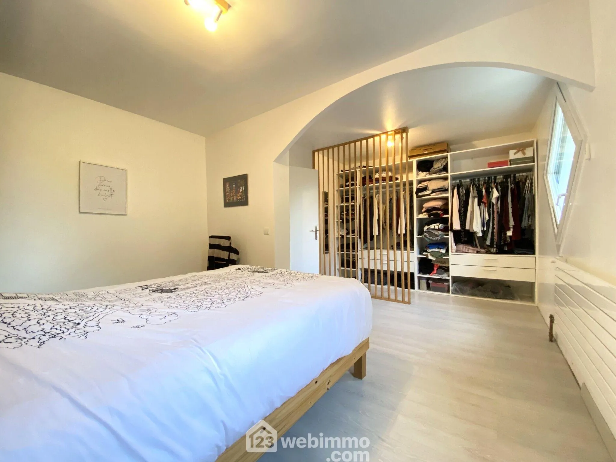 Charmante maison mitoyenne de 100 m² à Bondoufle avec jardin et garage 