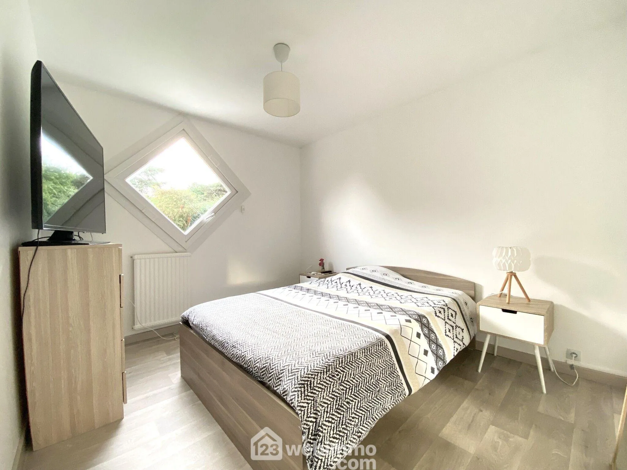 Charmante maison mitoyenne de 100 m² à Bondoufle avec jardin et garage 