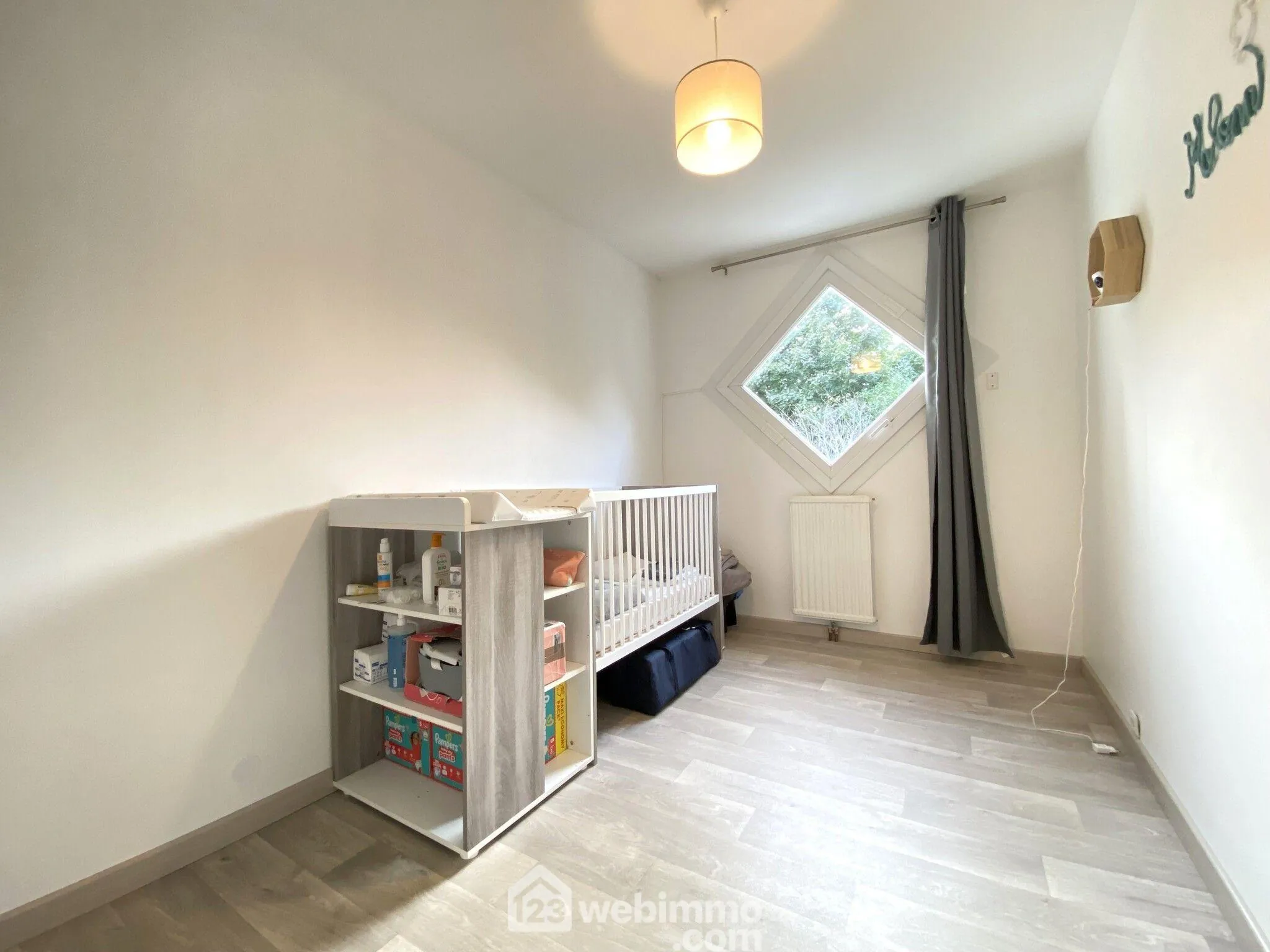 Charmante maison mitoyenne de 100 m² à Bondoufle avec jardin et garage 