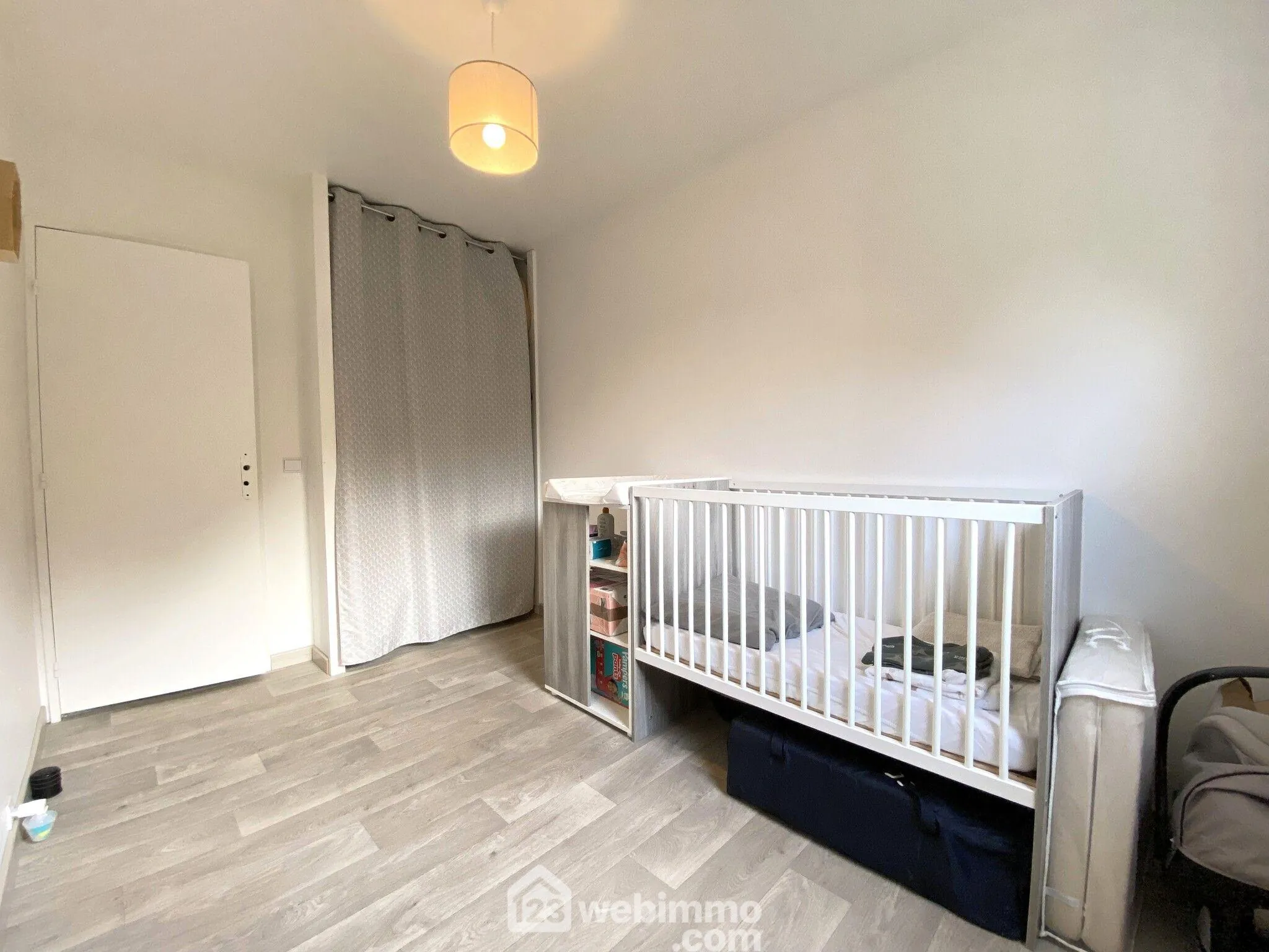 Charmante maison mitoyenne de 100 m² à Bondoufle avec jardin et garage 