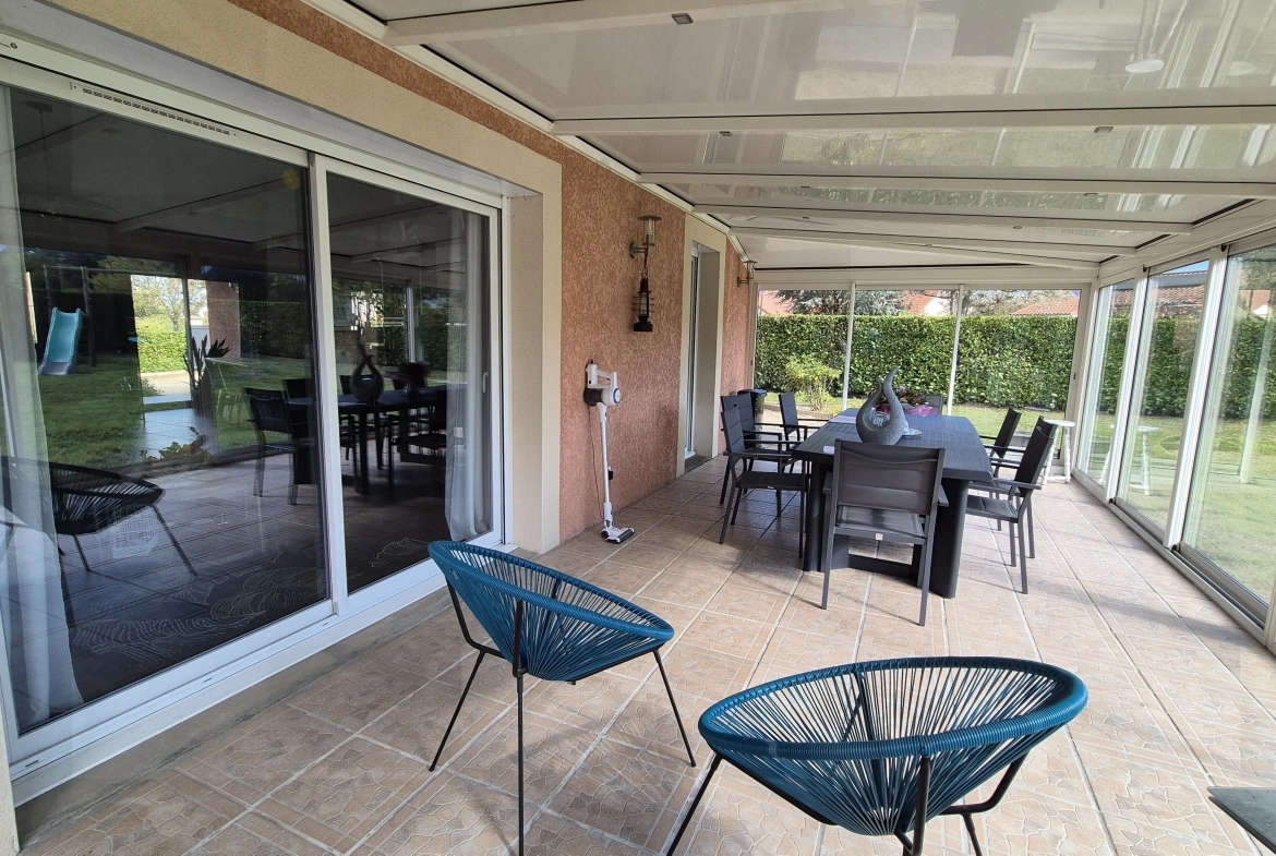 Maison individuelle à Saint Yan avec piscine et garage - 103 m² 