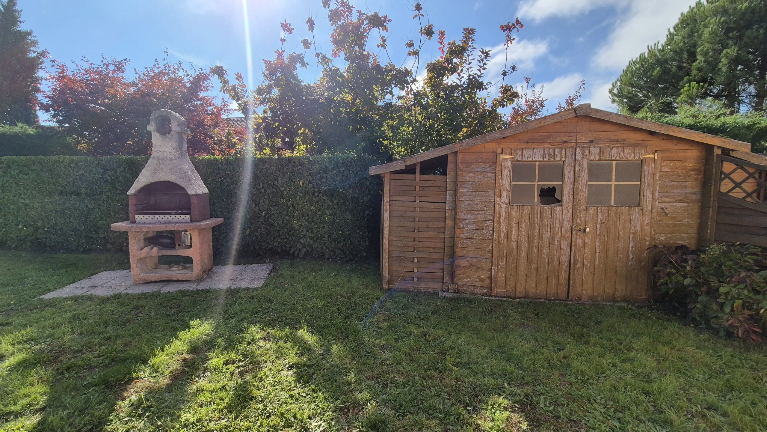 Maison individuelle à Saint Yan avec piscine et garage - 103 m² 