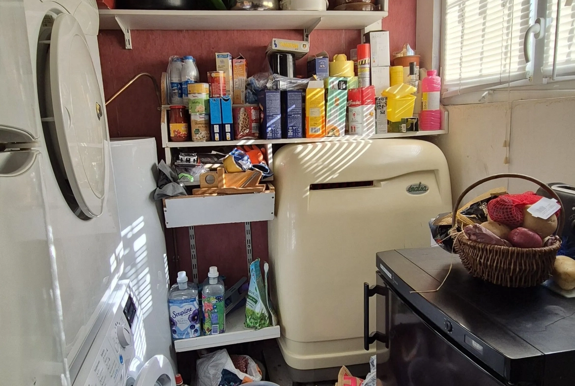 Charmante maison de 103 m² avec piscine et grand terrain à Saint Yan 