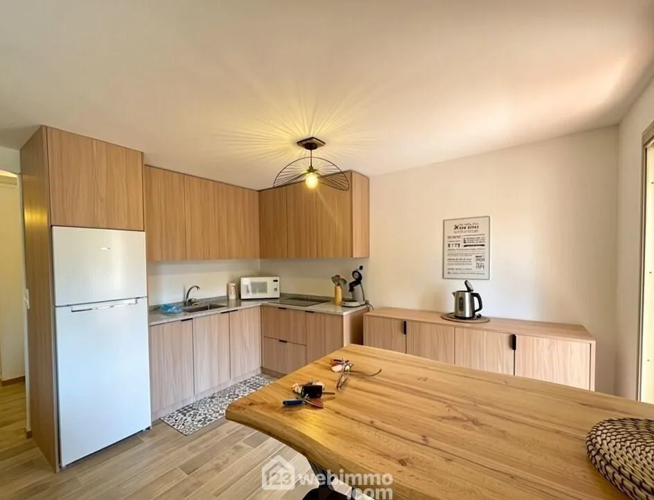 Appartement 2 pièces rénové avec terrasse plein sud à Sainte-Maxime 