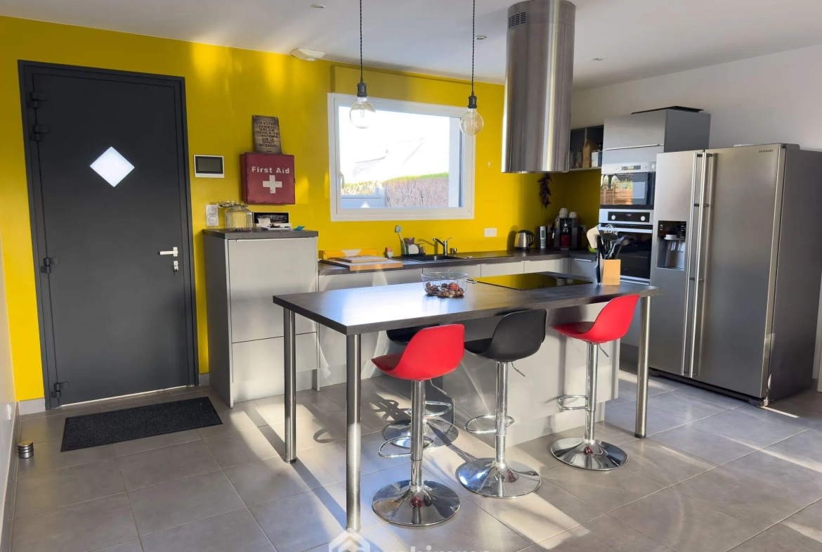 Maison 115,65 m² avec 4 chambres à La Ménitré – Terrain de 1014 m², proche commodités 