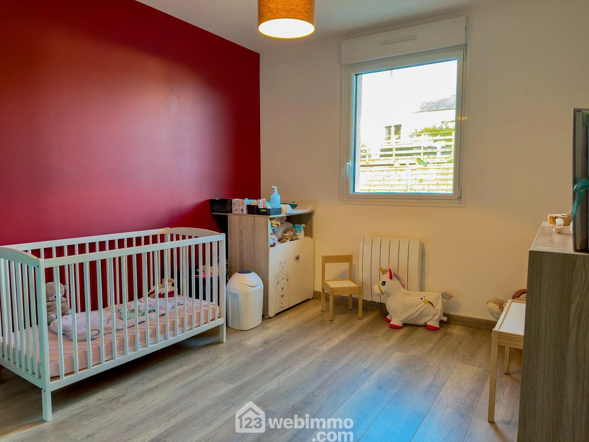 Maison 115,65 m² avec 4 chambres à La Ménitré – Terrain de 1014 m², proche commodités 