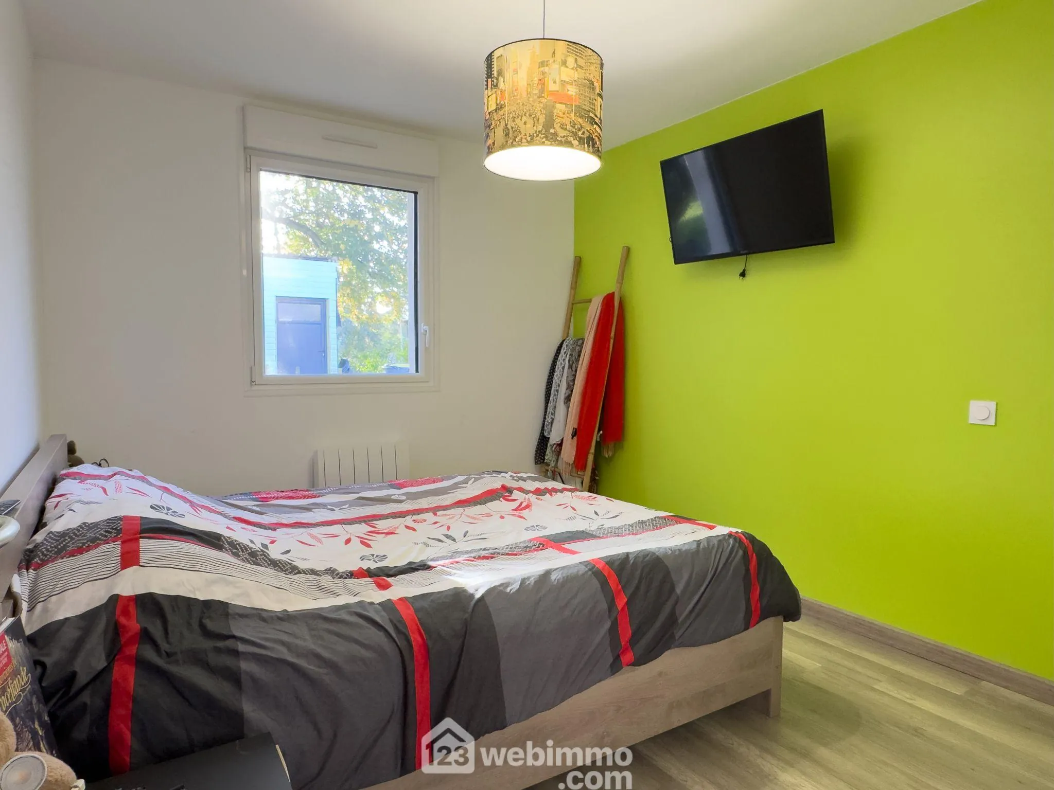 Maison 115,65 m² avec 4 chambres à La Ménitré – Terrain de 1014 m², proche commodités 