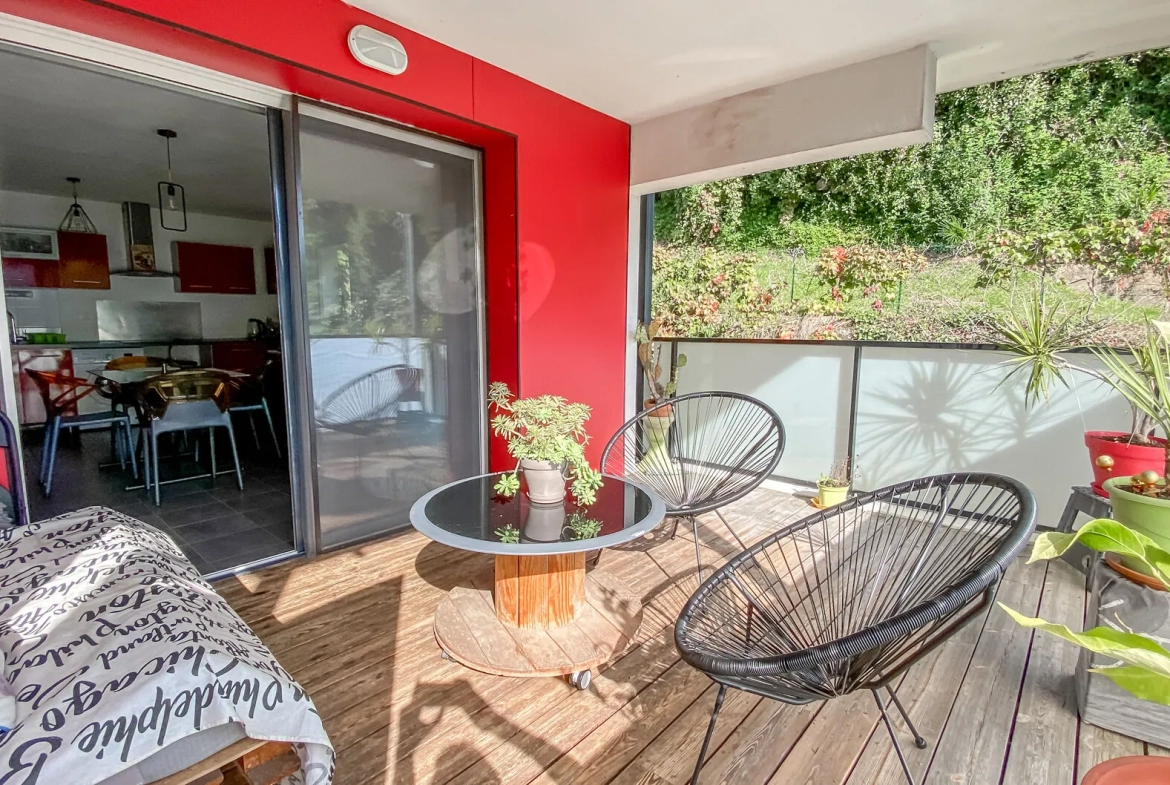 Appartement T2 avec terrasse ensoleillée et parking privé à Bayonne Les Arènes 