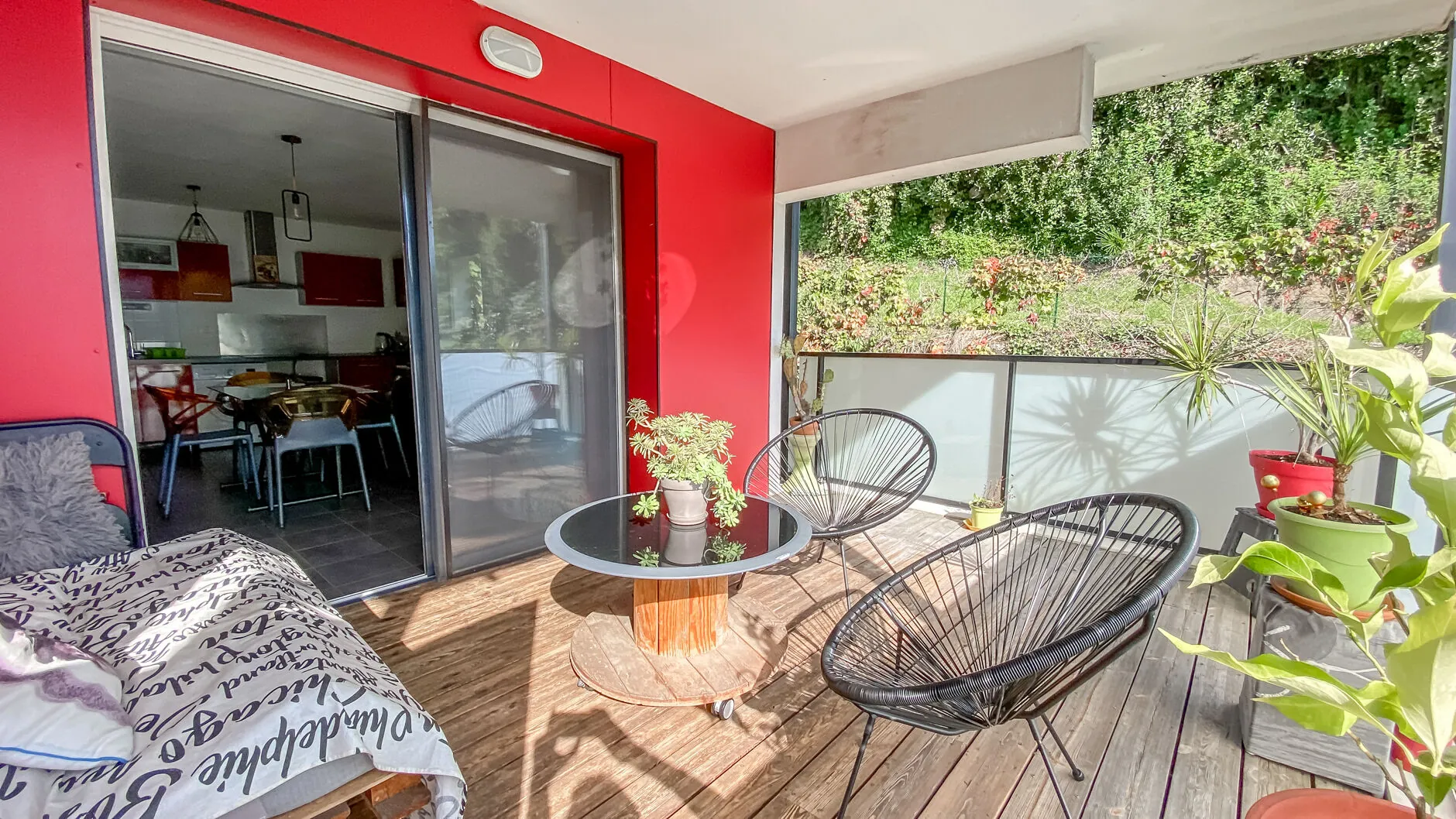 Appartement T2 avec terrasse ensoleillée et parking privé à Bayonne Les Arènes 