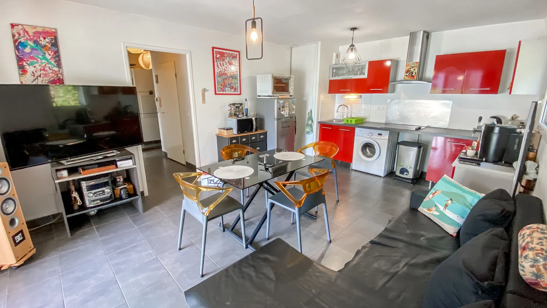 Appartement T2 avec terrasse ensoleillée et parking privé à Bayonne Les Arènes 