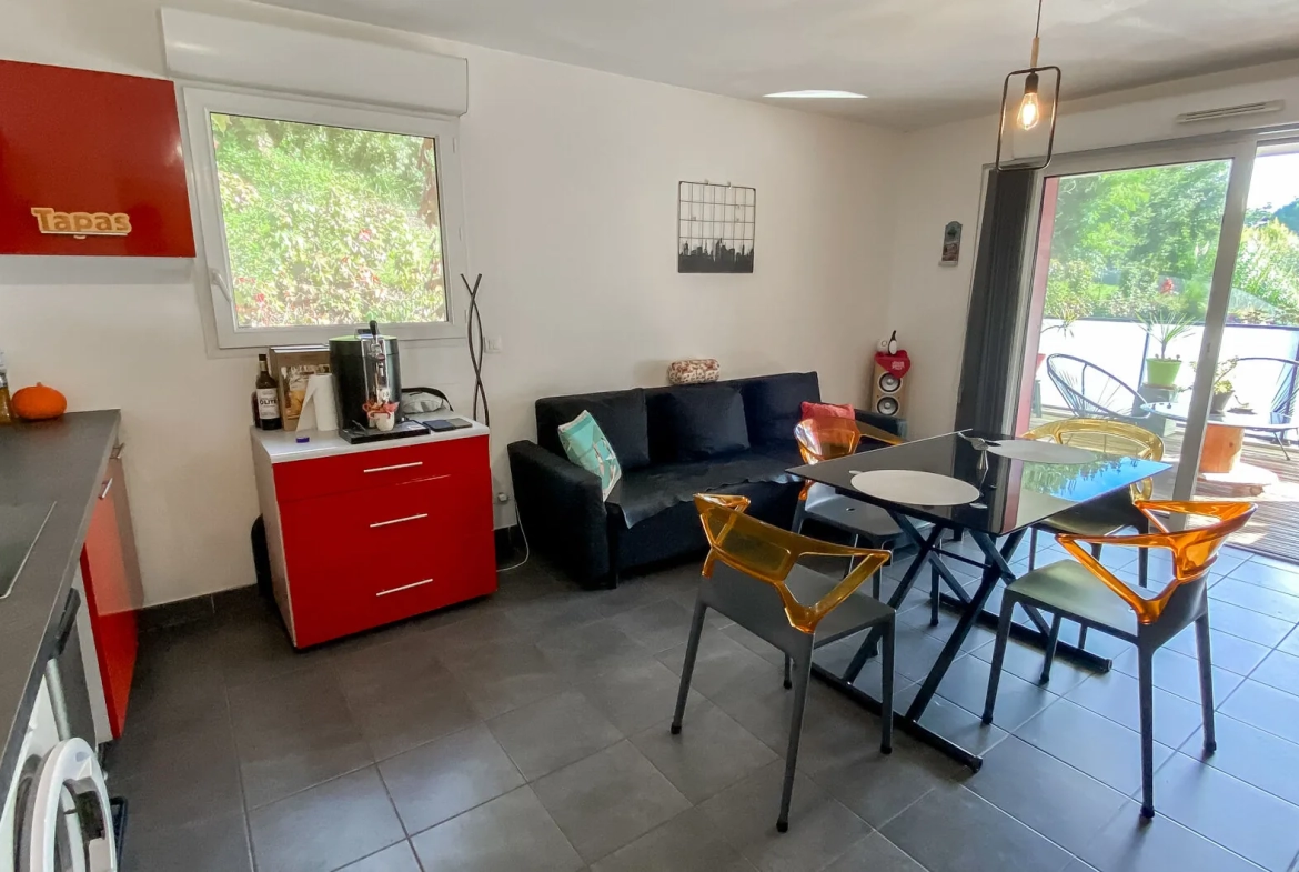 Appartement T2 avec terrasse ensoleillée et parking privé à Bayonne Les Arènes 