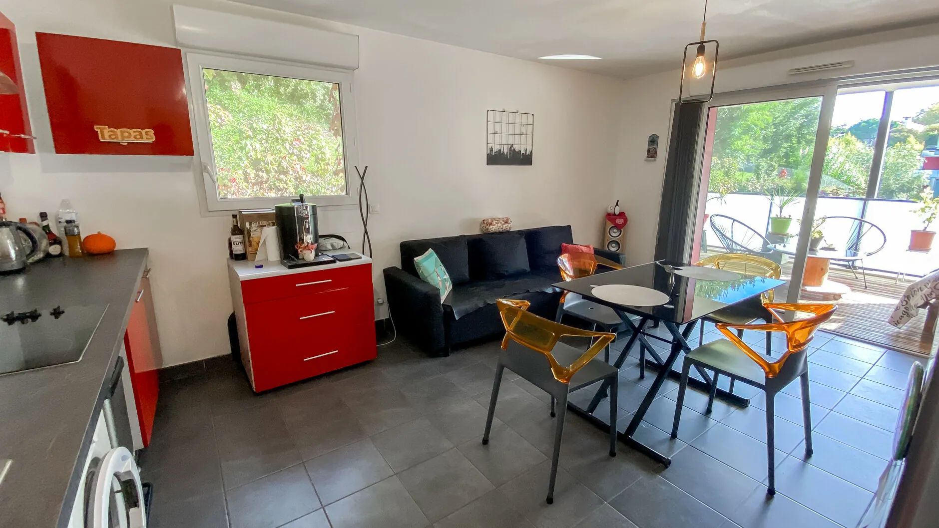 Appartement T2 avec terrasse ensoleillée et parking privé à Bayonne Les Arènes 